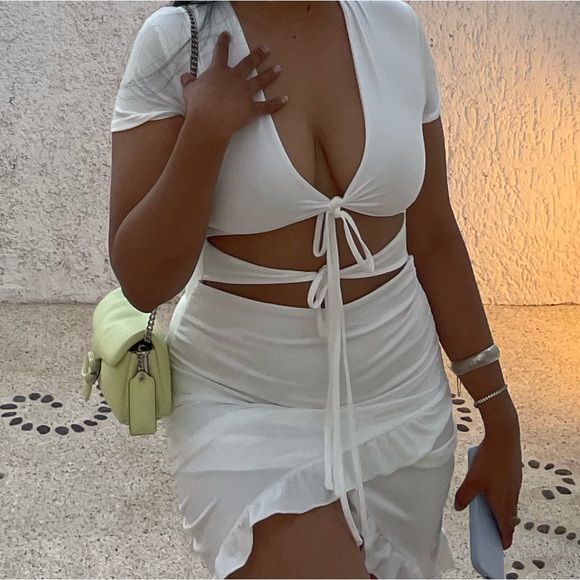 Stunning White shein ruffle tie-front Summer dress - Picture 5 of 6